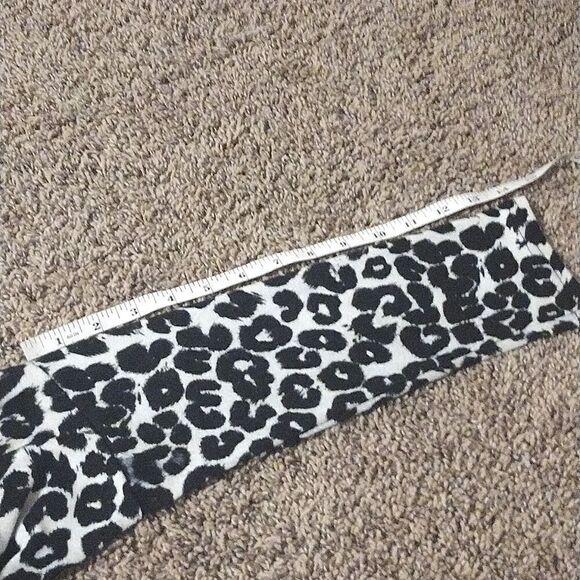 Ya Los Angeles Women's Size Large Leopard Print Long Sleeve Blouse Shirt, Top - Picture 8 of 14